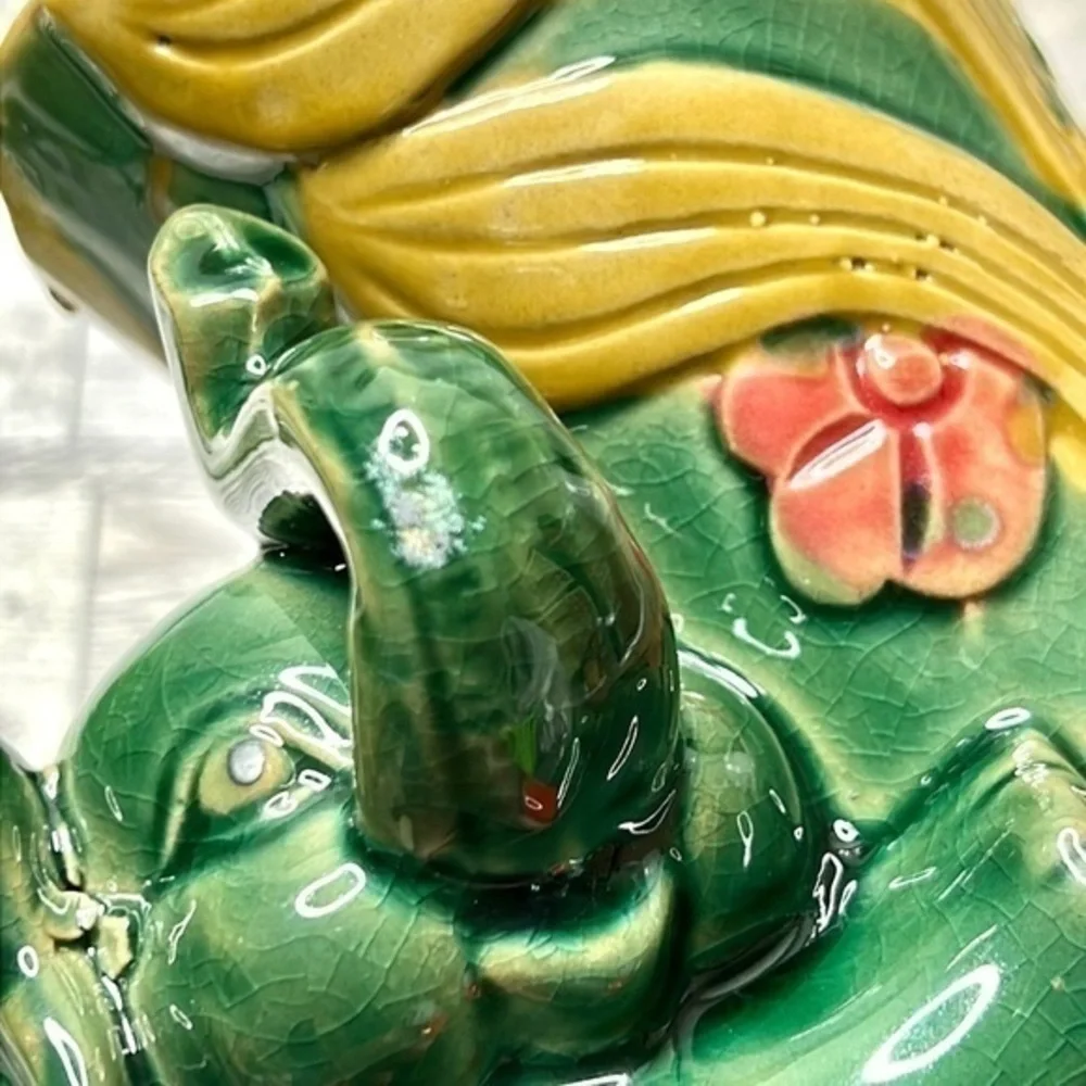 N/A green majolica